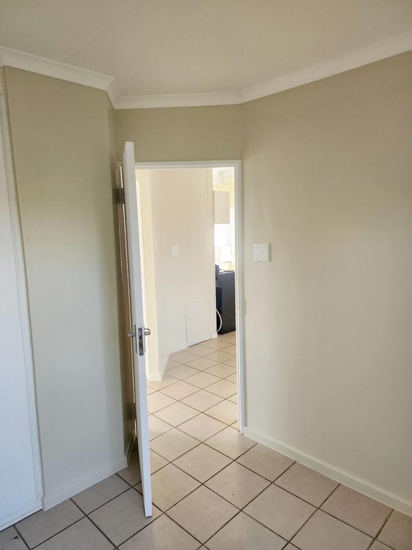 To Let 2 Bedroom Property for Rent in Guldenland Western Cape